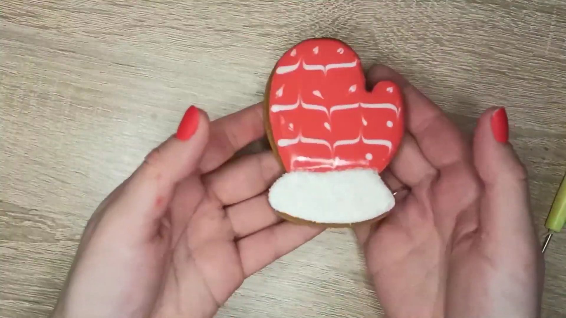 Rezept – Bemalen der Lebkuchen-"Fäustlinge" – Schritt 7