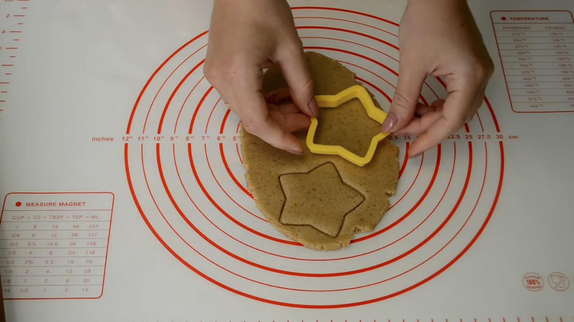 وصفة - كعكات الزنجبيل المصنوعة من عجينة الشو - الخطوة 9