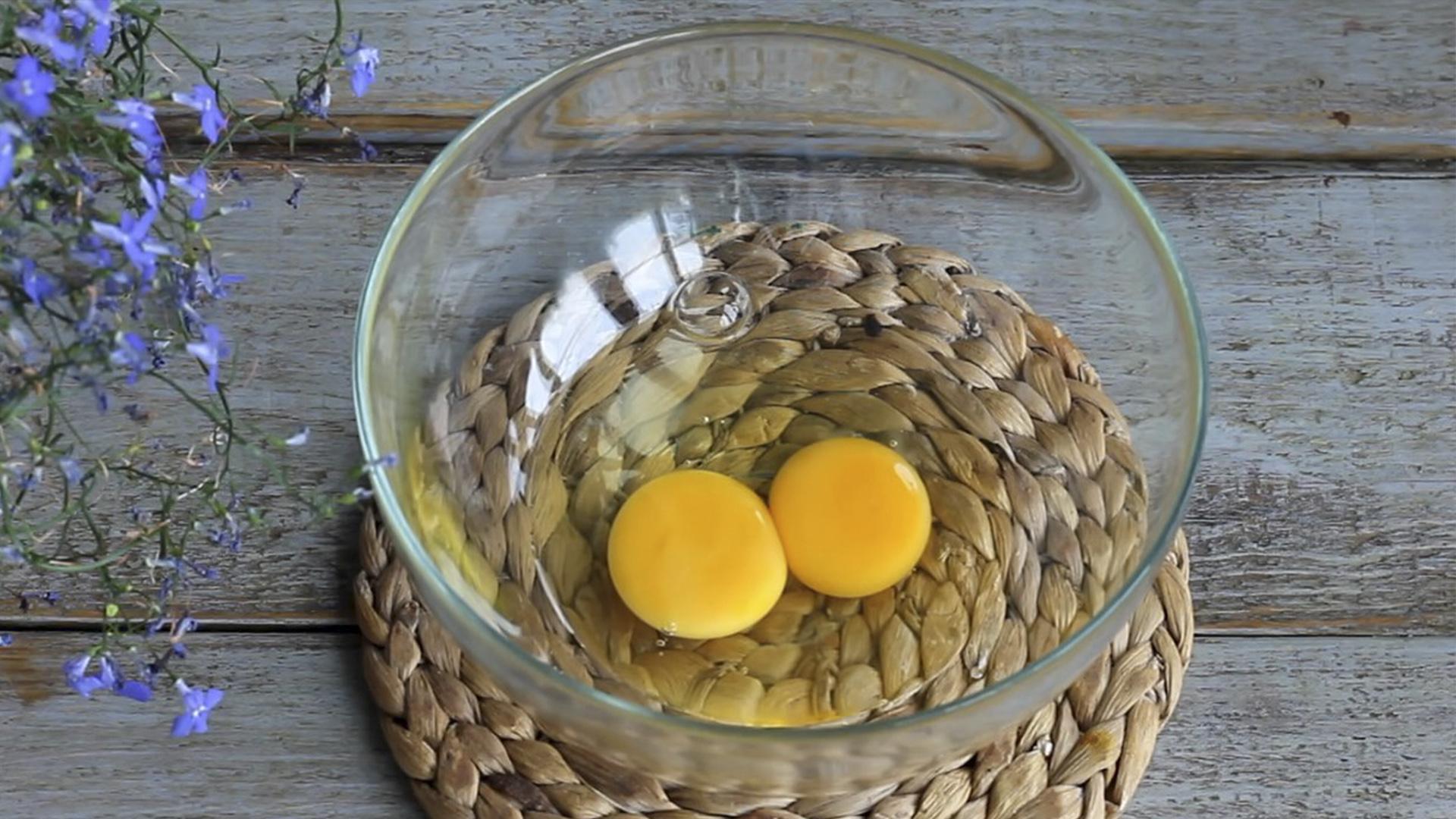 Opskrift - Surmælkssvampekage - Trin 1