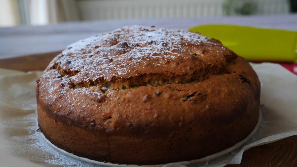 صورة كعكة إسفنجية بالجوز