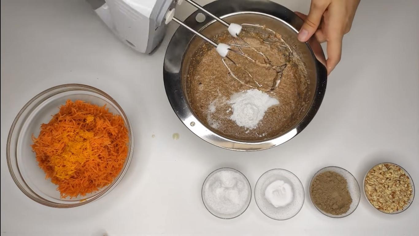 Recipe - Carrot Cake na Walang Mantikilya - Hakbang 5