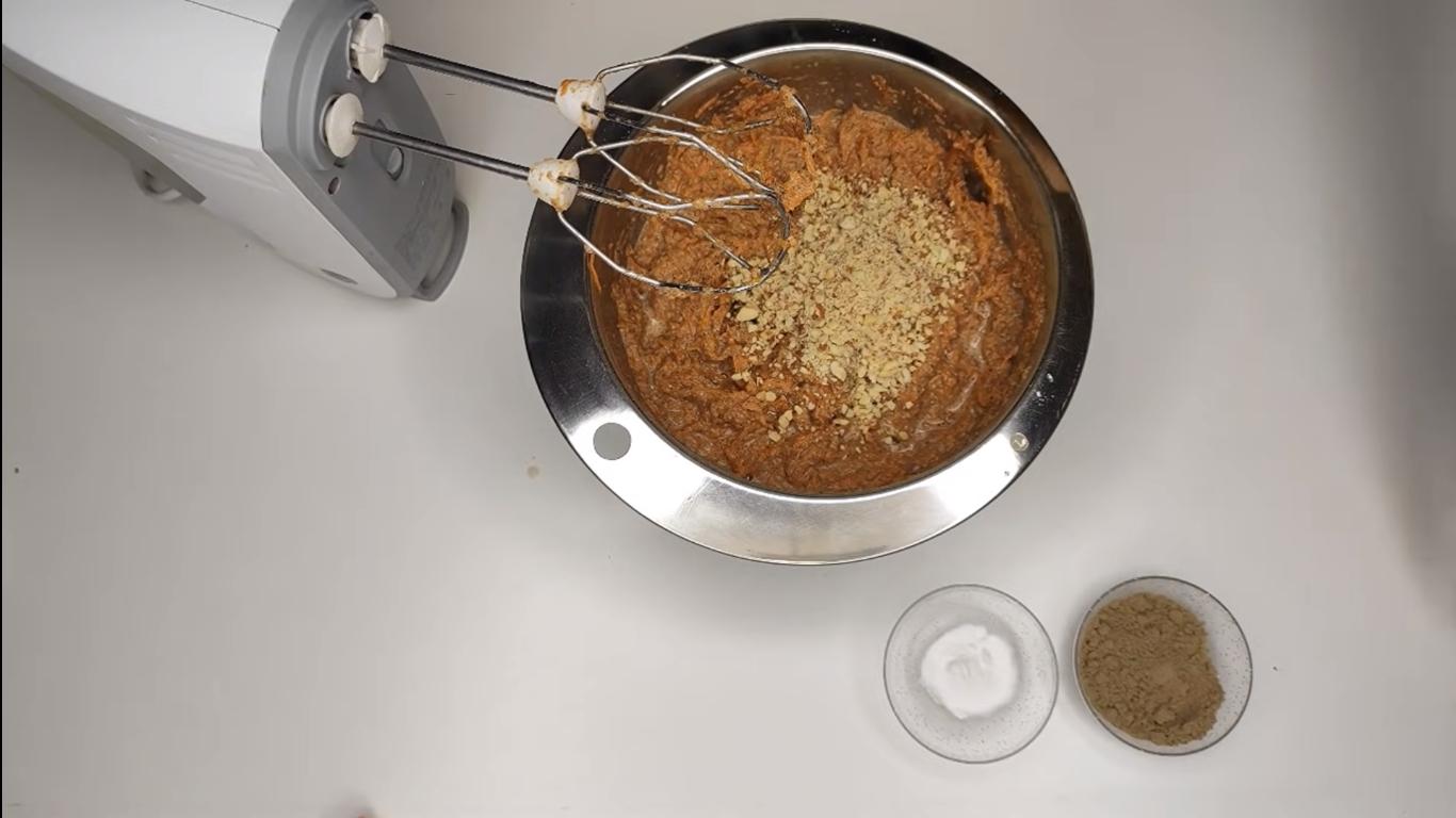 Recipe - Carrot Cake na Walang Mantikilya - Hakbang 7