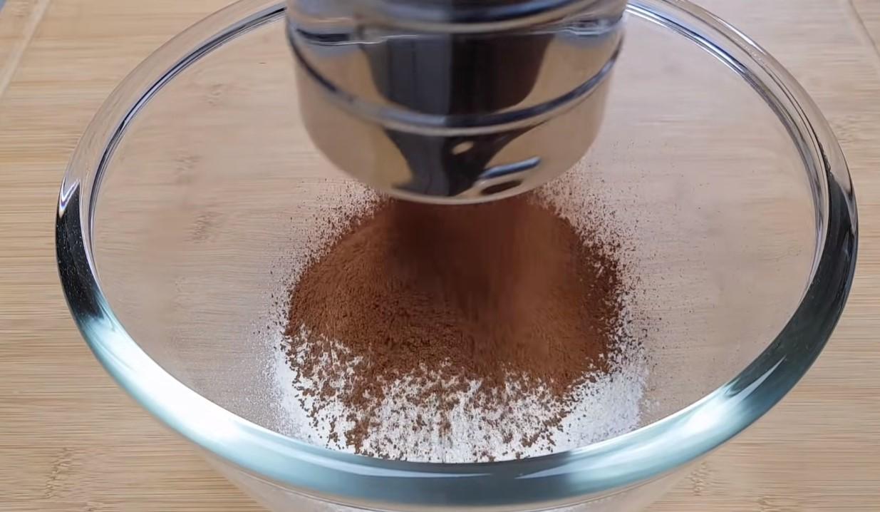 Recipe - Chocolate Sponge Cake sa isang Skillet - Hakbang 1