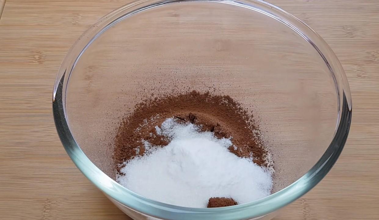 Recipe - Chocolate Sponge Cake sa isang Skillet - Hakbang 2