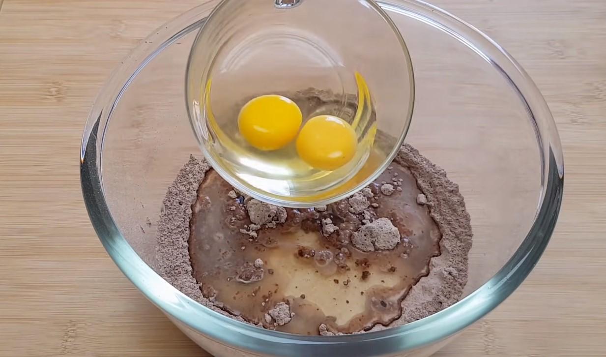 Recipe - Chocolate Sponge Cake sa isang Skillet - Hakbang 4