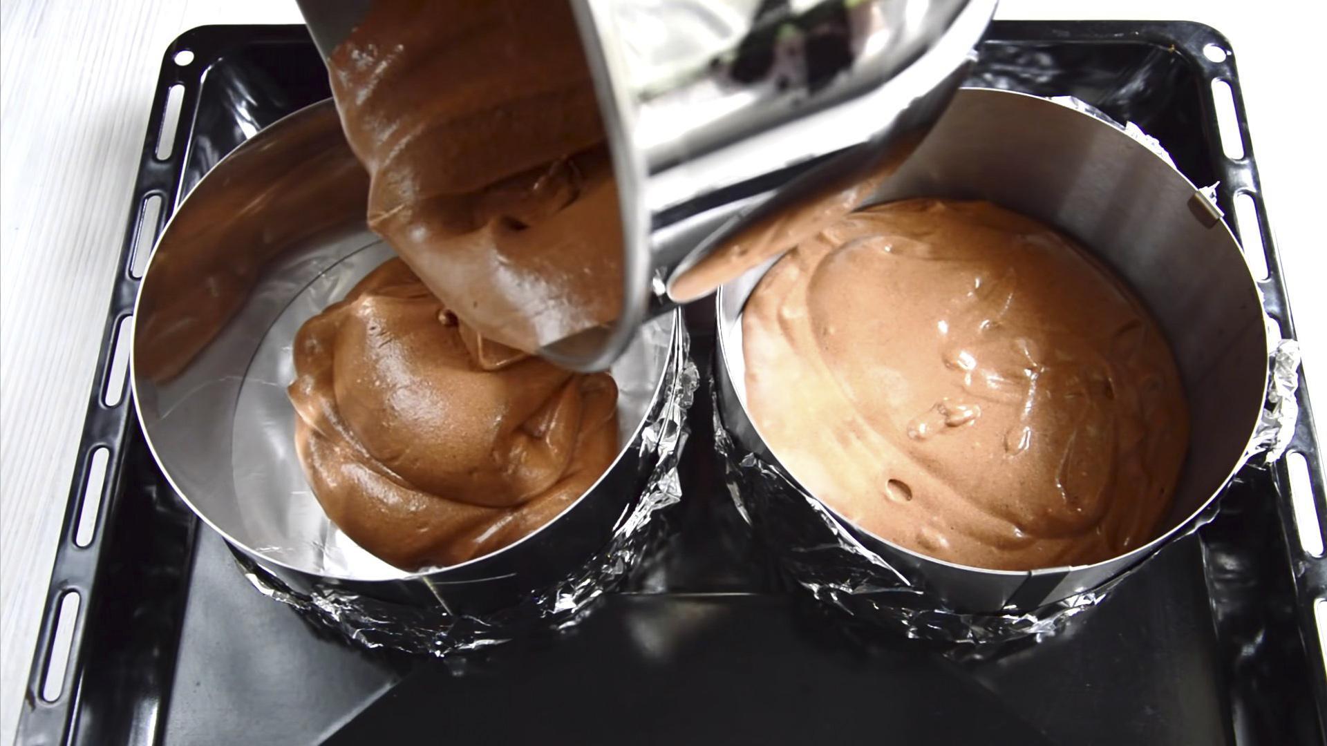 وصفة - كيكة إسفنجية بالشوكولاتة والكاسترد مع الماء المغلي - الخطوة 11