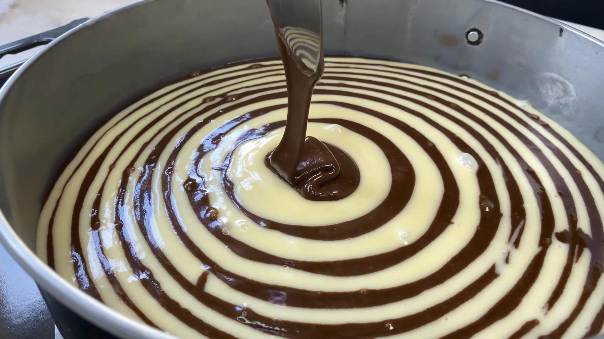 Opskrift - Zebra-svampekage med mælk i ovnen - Trin 9