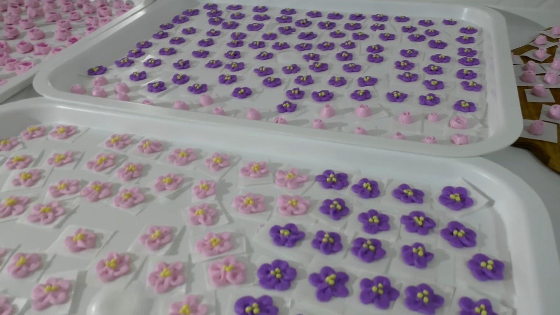 Ricetta - Fiori di glassa sul pan di zenzero - Fase 8