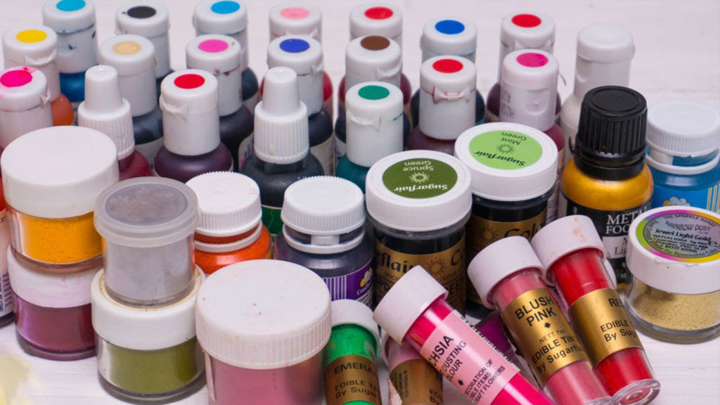 Was Sie zum Dekorieren von Lebkuchen benötigen – Lebensmittelfarbe – Foto