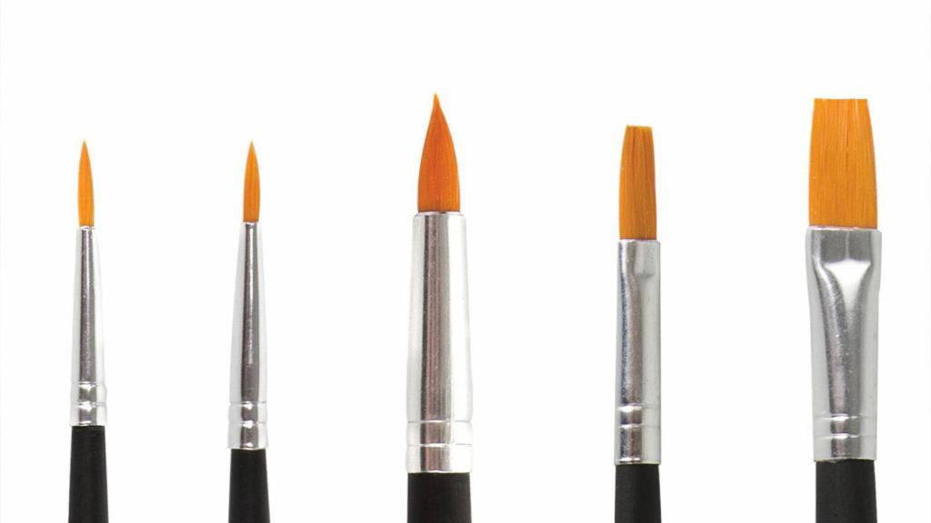 Was Sie zum Bemalen von Lebkuchen benötigen – Pinsel in verschiedenen Stärken – Foto