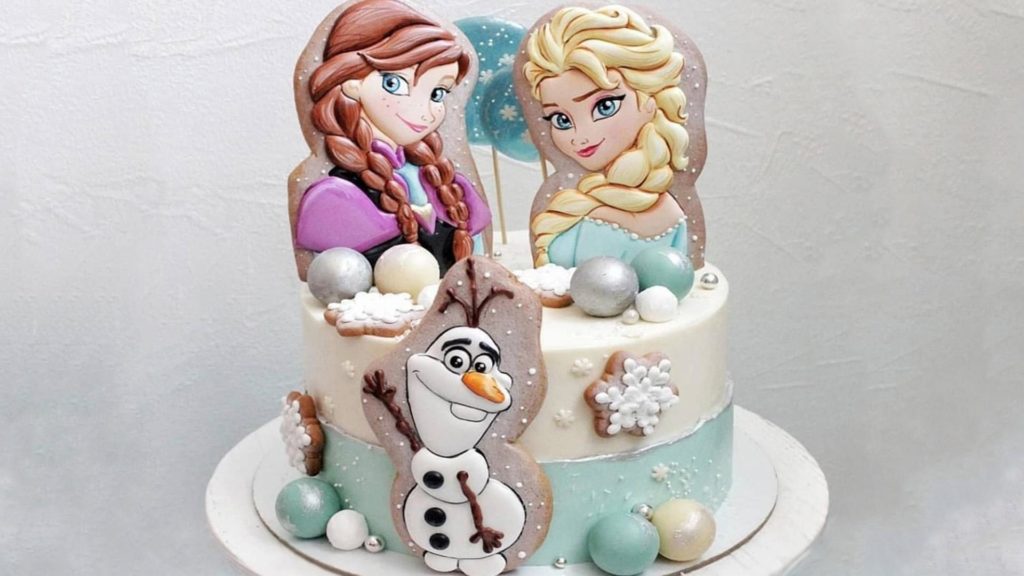 كيفية تزيين الكعكة ببسكويت الزنجبيل - مثال 3