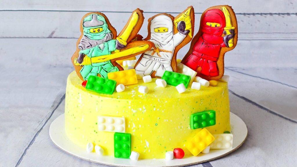 كيفية تزيين الكعكة ببسكويت الزنجبيل - مثال 6