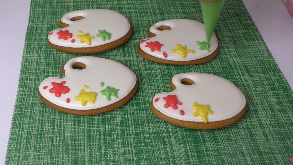 Arten der Lebkuchenmalerei – Nass-auf-Trocken-Technik – Foto