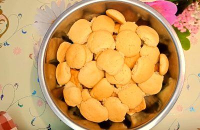 طريقة عمل كعكات الزنجبيل باستخدام محلول ملحي - صورة