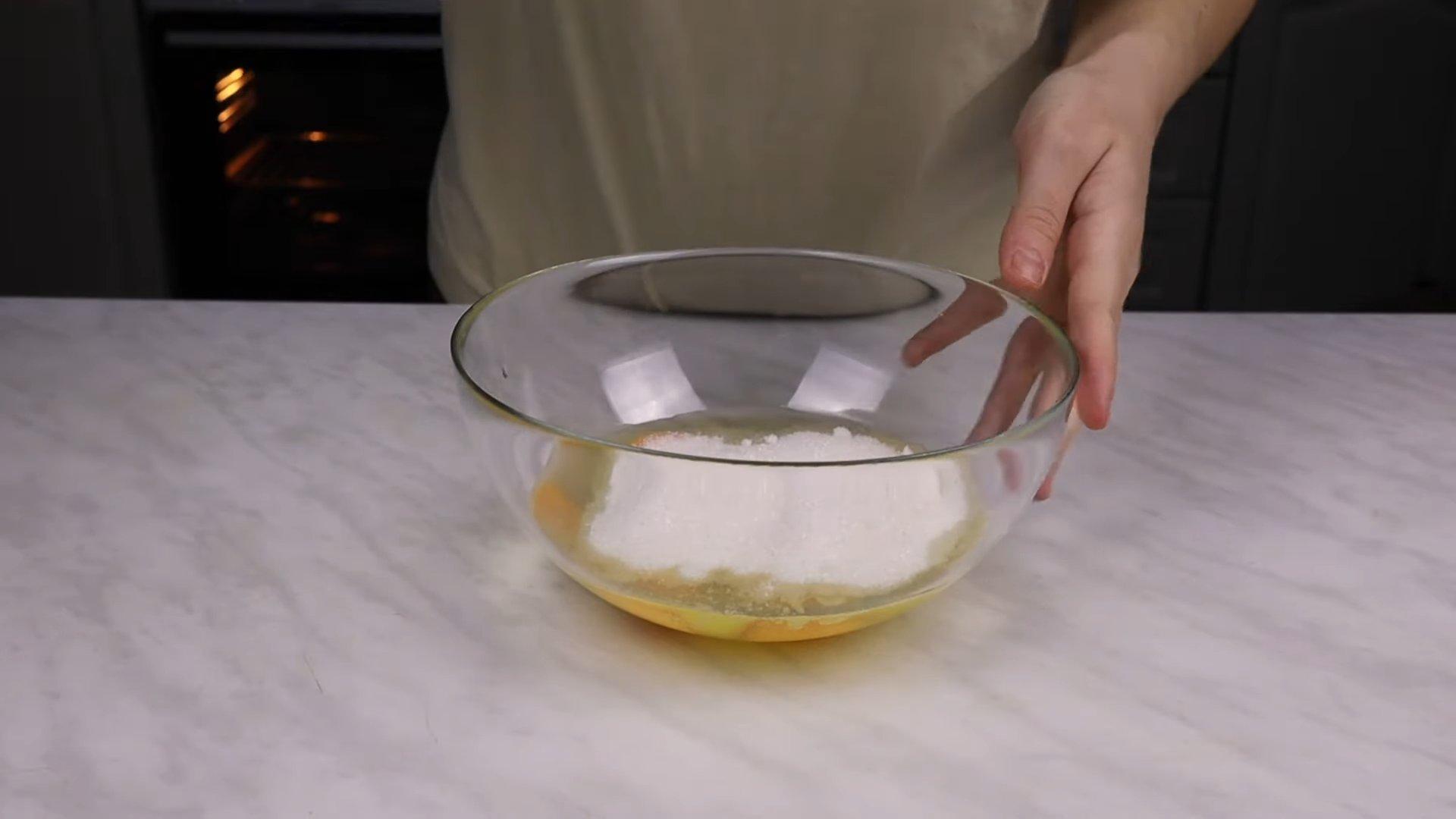 وصفة - كيكة الشيفون بست بيضات (بدون فصل البيض) - الخطوة 1