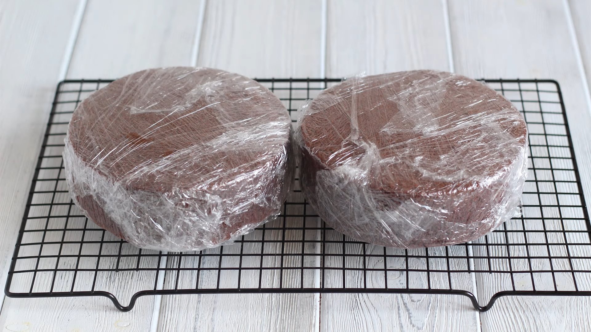 وصفة - كيكة إسفنجية بالشوكولاتة بست بيضات مع مسحوق الخبز - الخطوة 11