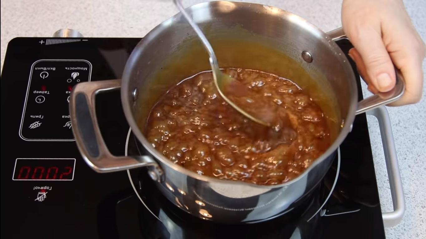 Resipi - Salted Caramel Snickers Cake - Hakbang 9