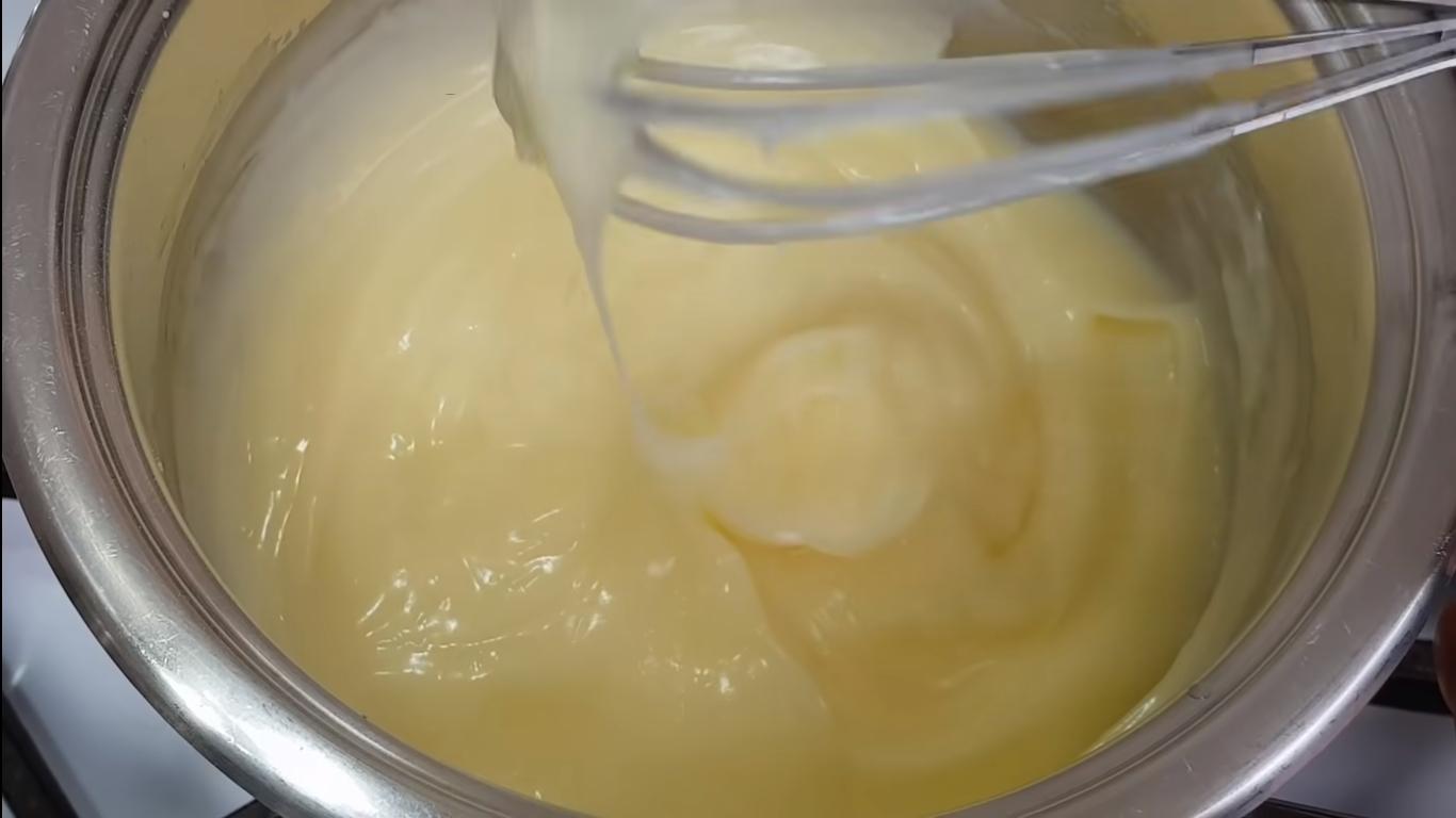 وصفة - كريمة "آيس كريم" لكعكة إسفنجية بالشوكولاتة - الخطوة 6