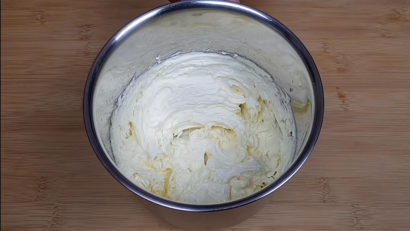 وصفة - كريمة "آيس كريم" لكعكة إسفنجية بالشوكولاتة - الخطوة 9