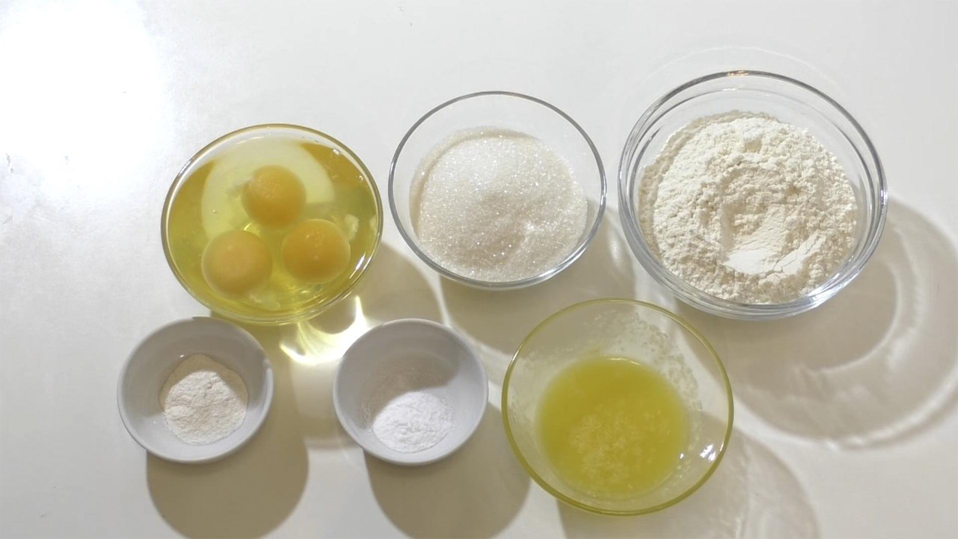 وصفة - كيكة إسفنجية بالفانيليا من إعداد الشيف آندي - الخطوة 1