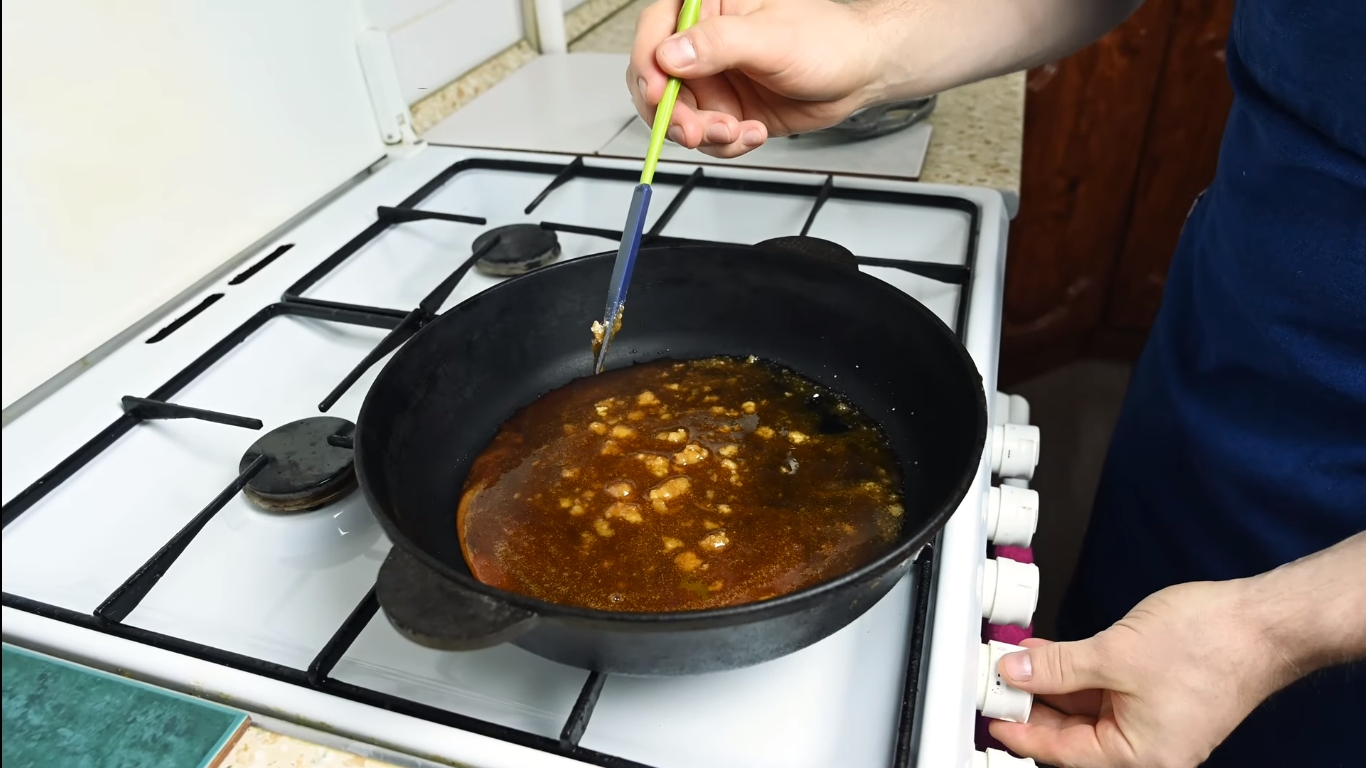 Opskrift - Gulerodskage med karamel - Trin 4