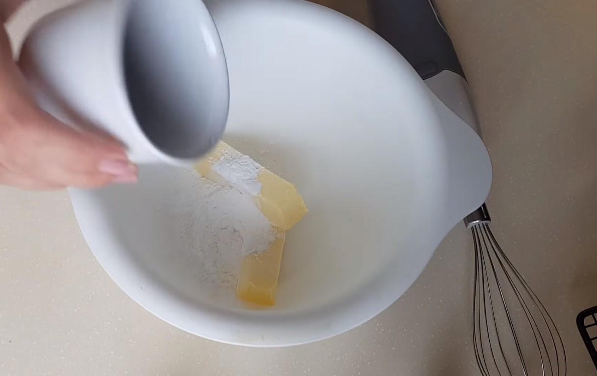 وصفة - كريمة الحليب المكثف لكعكة الشوكولاتة الإسفنجية - الخطوة 6