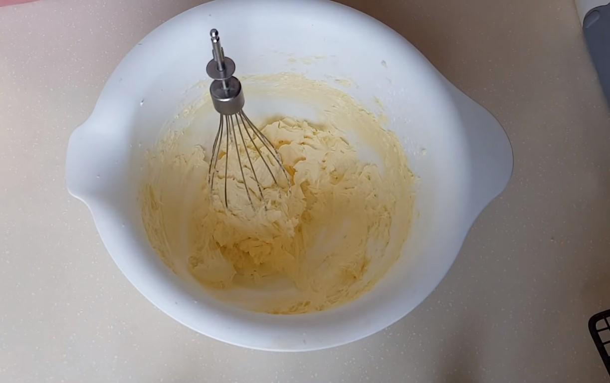 وصفة - كريمة الحليب المكثف لكعكة الشوكولاتة الإسفنجية - الخطوة 7