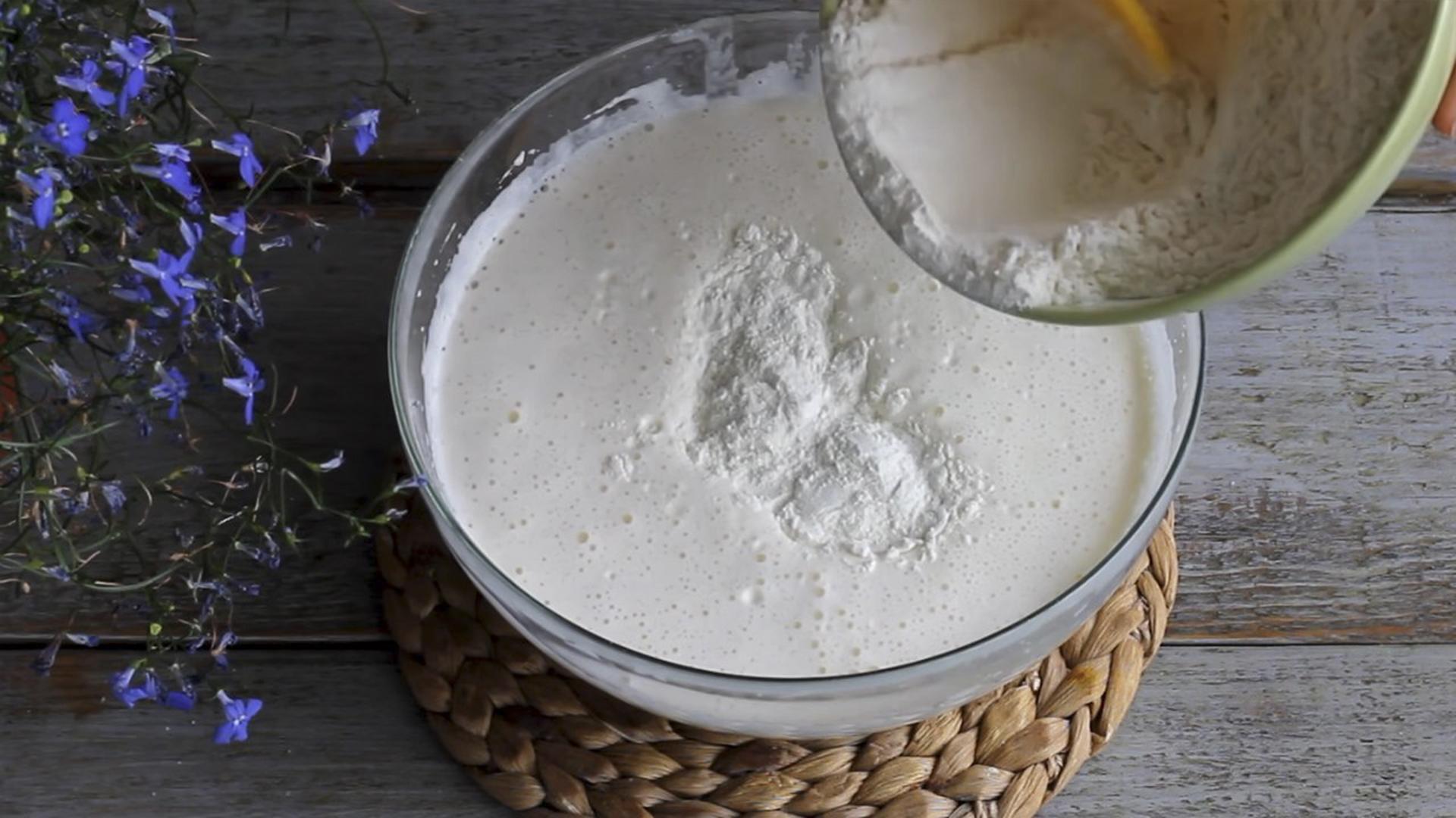 وصفة كيكة الكفير الإسفنجية بالفانيليا - الخطوة 7