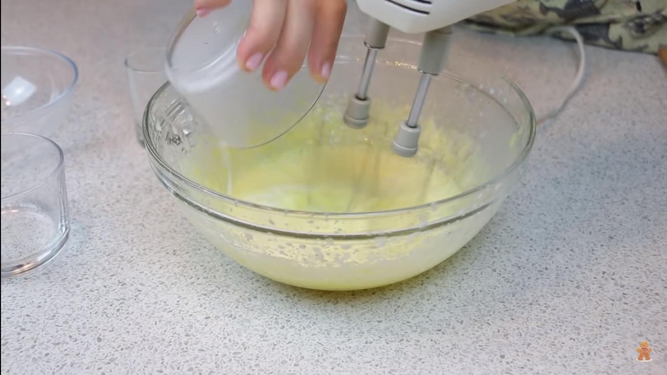 Opskrift - Chiffon-svampekagerulle - Trin 4