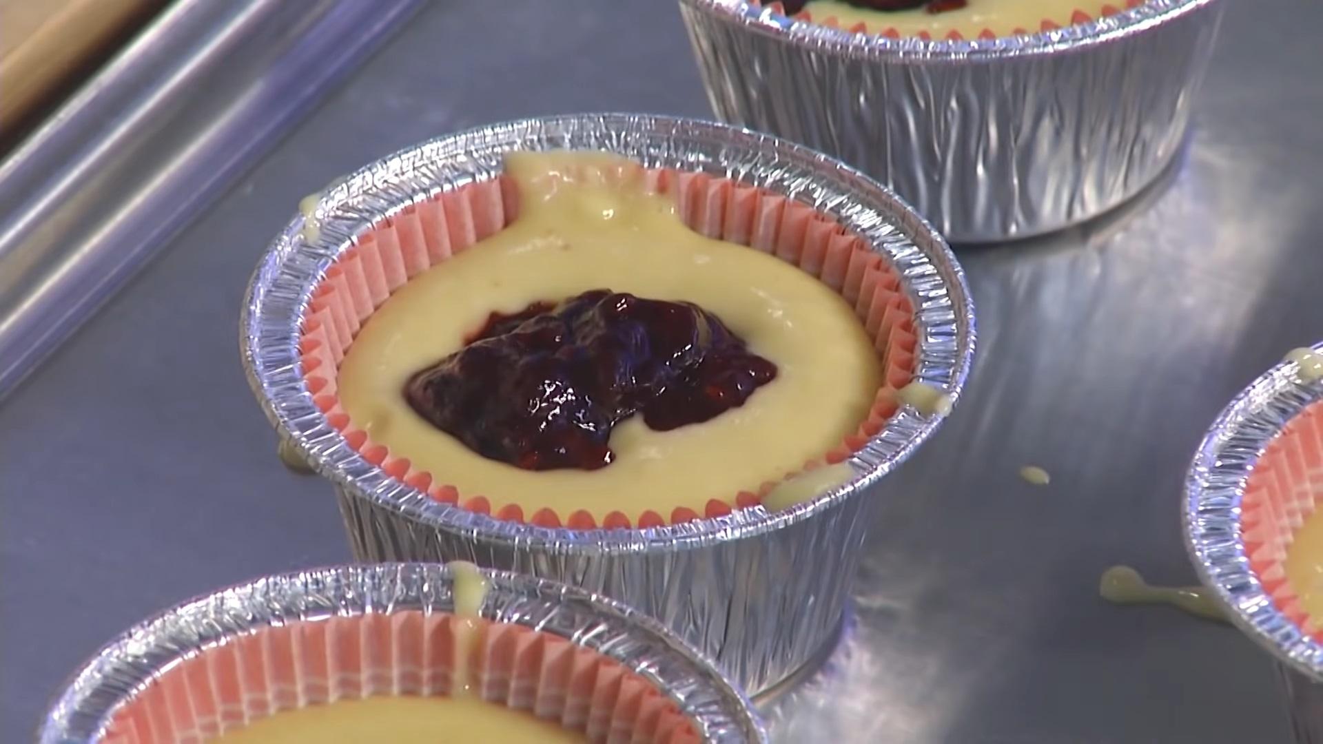 وصفة - كعكات المافن المحشوة بالمربى: وصفة من يوليا فيسوتسكايا - الخطوة 5