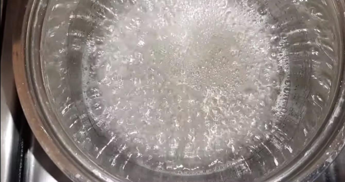 Recipe - Skillet Popcorn na may Sugar Caramel - Hakbang 8