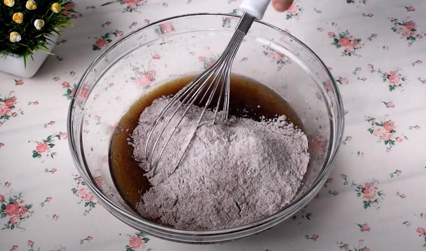 Recipe - Eggless Chocolate Sponge Cake - Hakbang 6