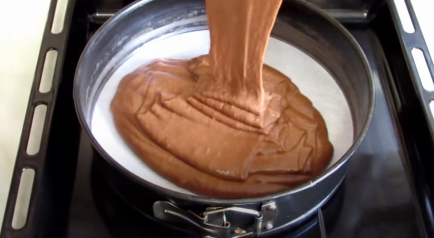 Recipe - Sponge Cake na Walang Itlog na may Kumukulong Tubig - Hakbang 7