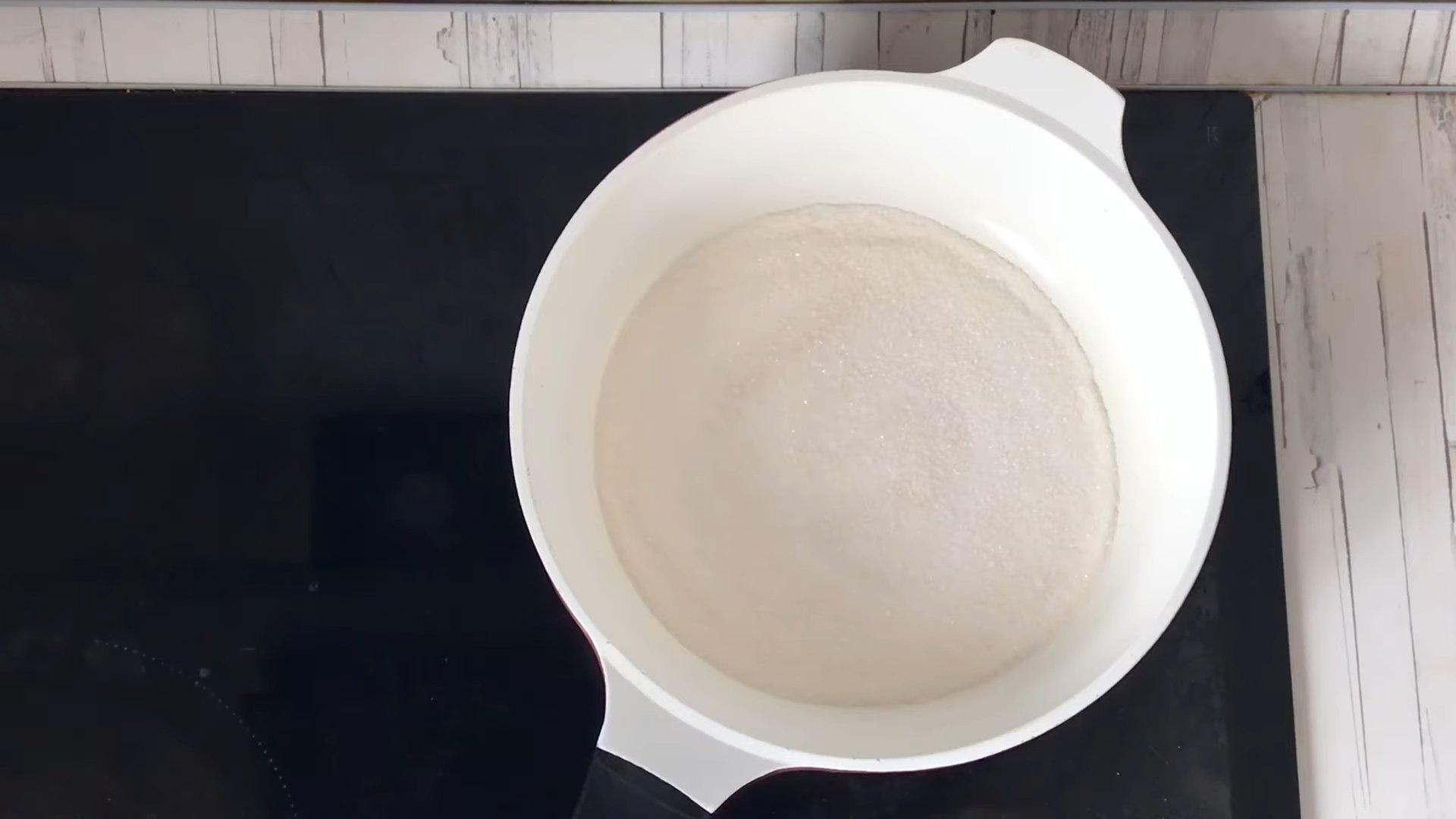 وصفة - كمثرى بالكراميل في المقلاة - الخطوة 1