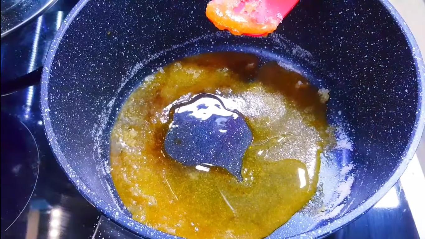 Recipe - Gawang-bahay na Caramel Popcorn sa isang Frying Pan - Hakbang 7