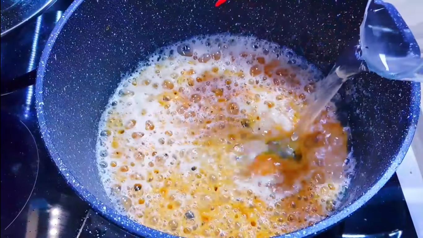 Recipe - Gawang-bahay na Caramel Popcorn sa isang Frying Pan - Hakbang 9