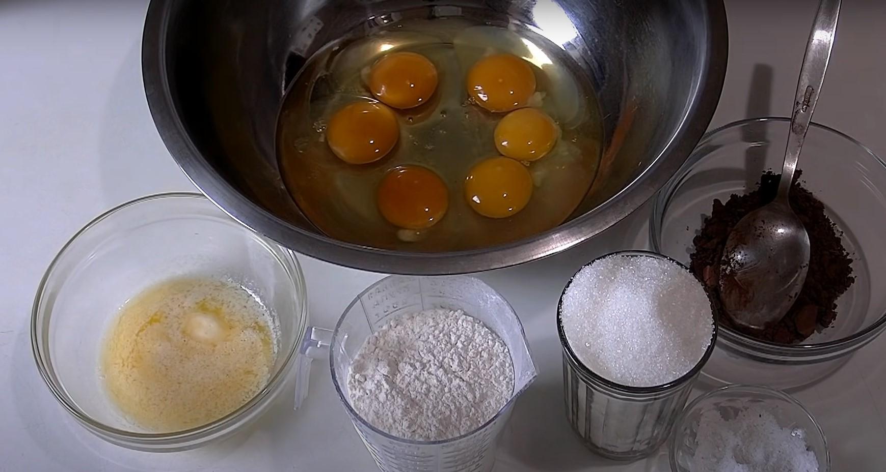 وصفة - كيكة الزبدة بالشوكولاتة الإسفنجية - الخطوة 1