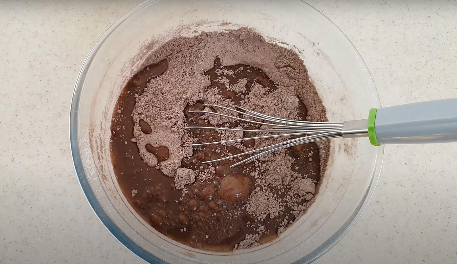 وصفة - كعكة إسفنجية بالشوكولاتة للصيام - الخطوة 5