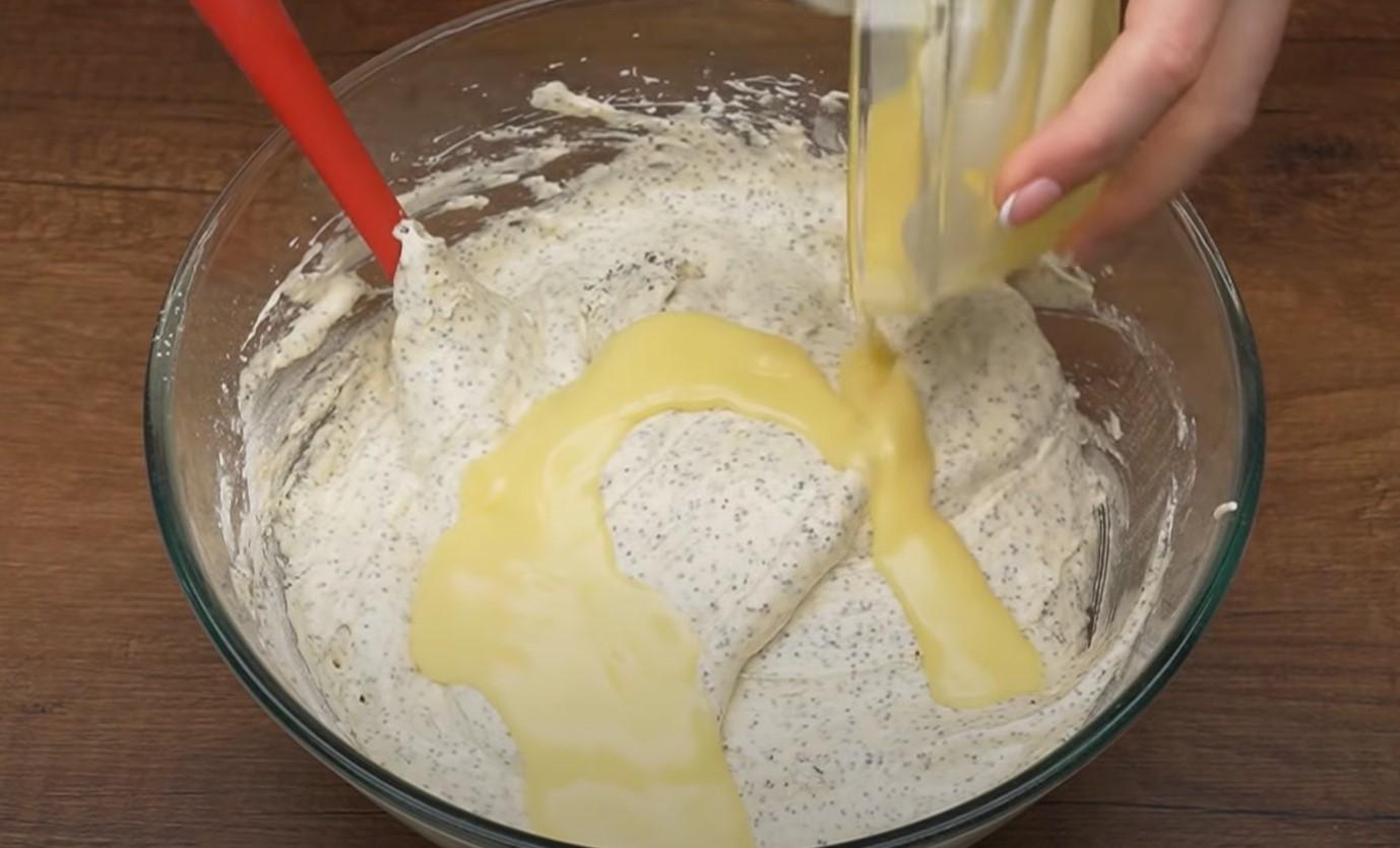 وصفة - وصفة بسيطة لكعكة بذور الخشخاش بخمسة مكونات - الخطوة 7