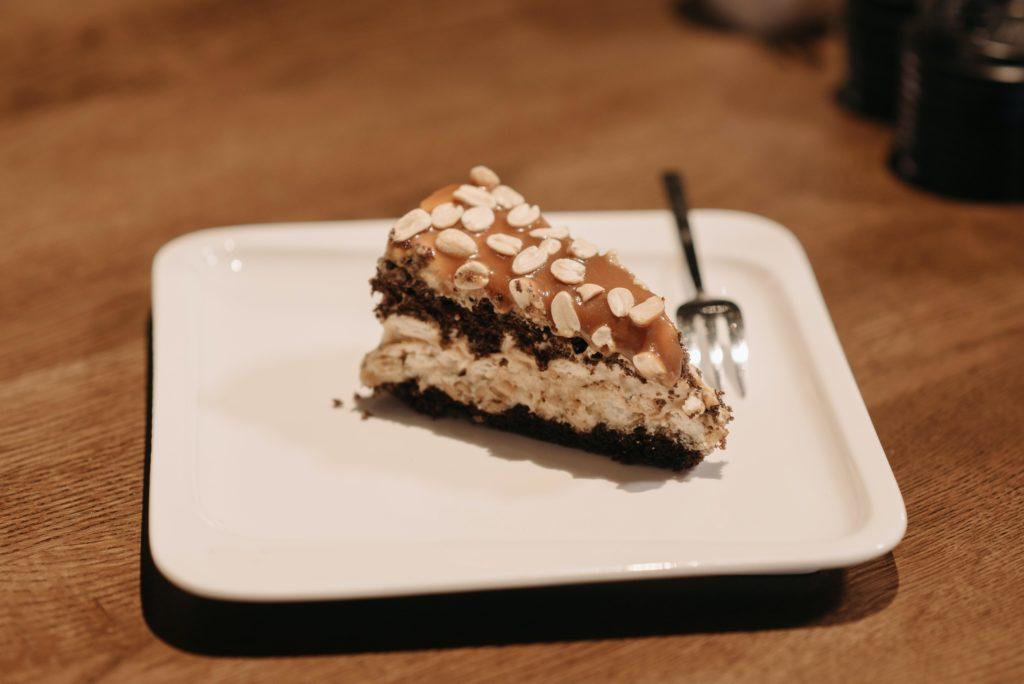 حيث يُستخدم الكراميل الناعم - كطبقة من الكيك - صورة