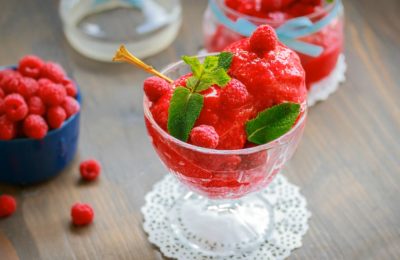 سوربيه وشربات التوت - صورة