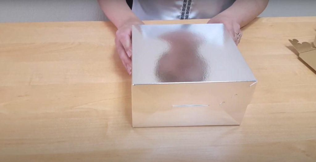 تجميع علبة الكب كيك المكونة من 4 قطع - الخطوة 6