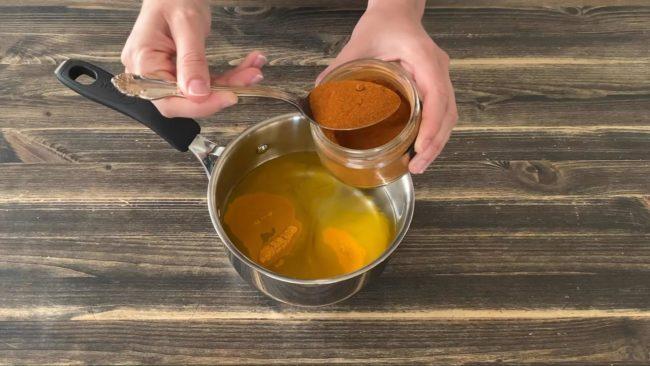 Recepta de tenyir ous de Pasqua amb cúrcuma i pebre vermell - Pas 3