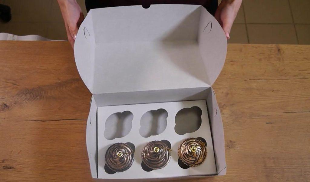 علبة معجنات تتسع لـ 6 قطع كب كيك - الخطوة 4