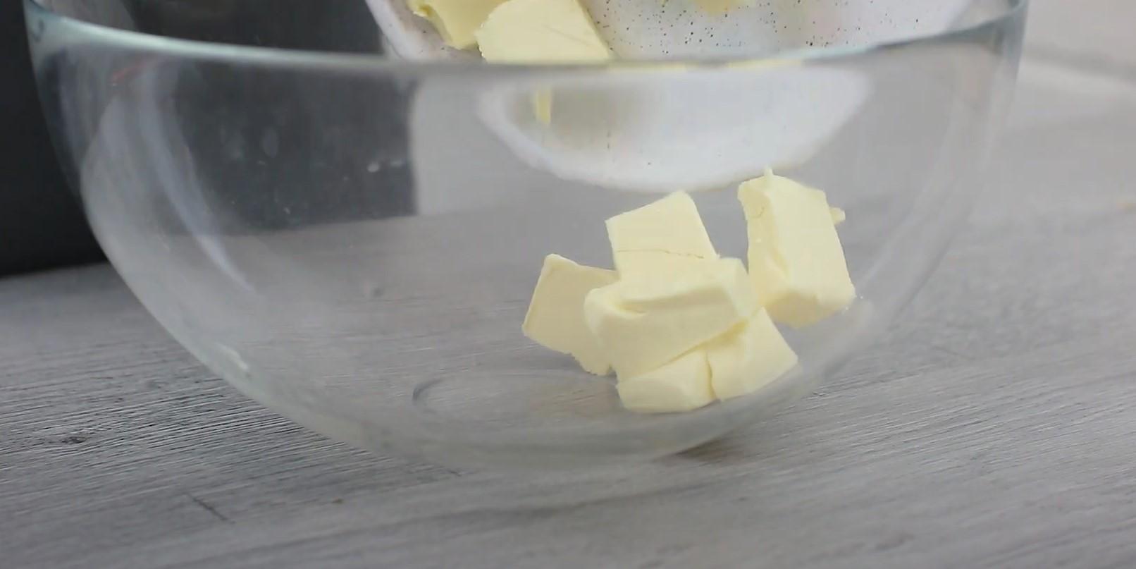 Recepta - Kulich de Pasqua amb massa de formatge cottage i llavors de rosella - Pas 1