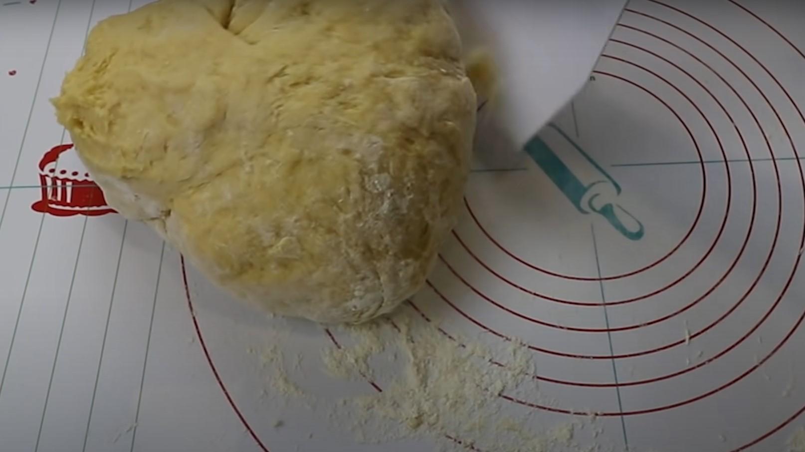 وصفة - كعكة عيد الفصح بالخميرة الطازجة - الخطوة 10