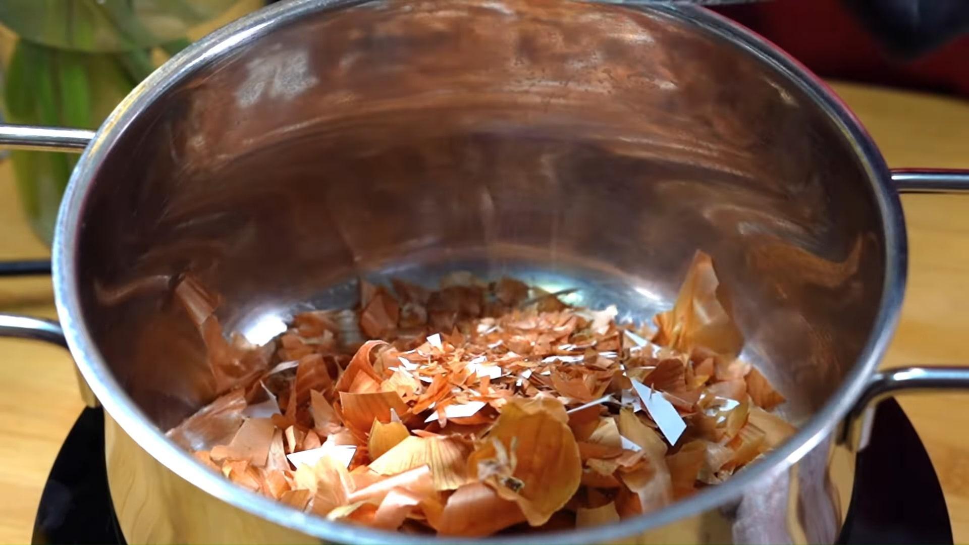 وصفة - تلوين بيض عيد الفصح الأصلي بقشور البيض وشاي الكركديه - الخطوة 5