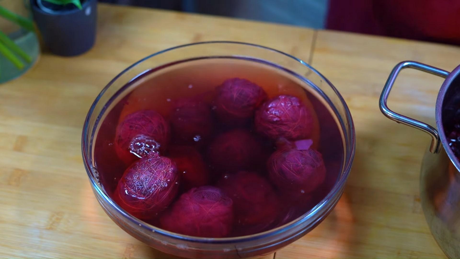 وصفة - تلوين بيض عيد الفصح الأصلي بقشور البيض وشاي الكركديه - الخطوة 9