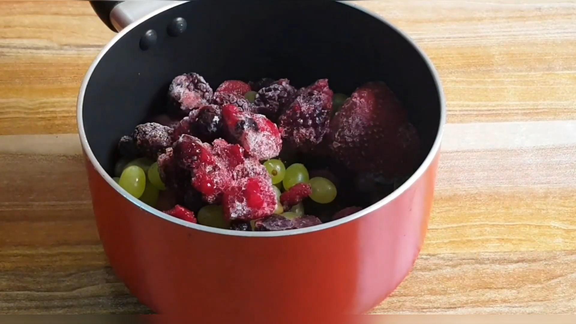 Recepta de sorbet líquid de fruites i baies: pas 1