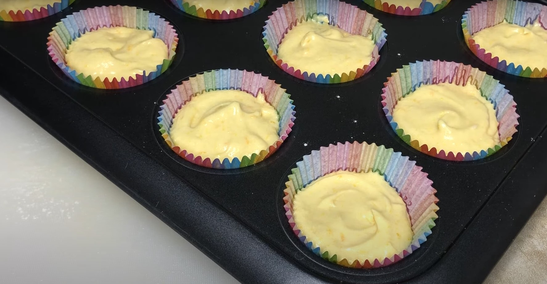 Recepta - Magdalenes de taronja amb suc i ratlladura de taronja - Pas 9